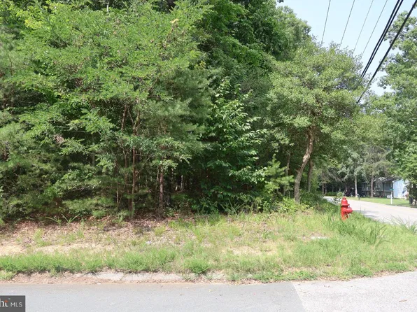501 Thunderbird Dr, Lusby, MD 20657