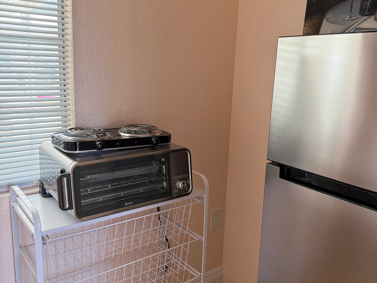 10 bed, 4200 sqft, $1,650 — Photo 2