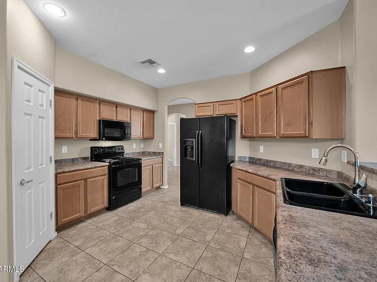 10281 W Carlota Ln — Photo 5