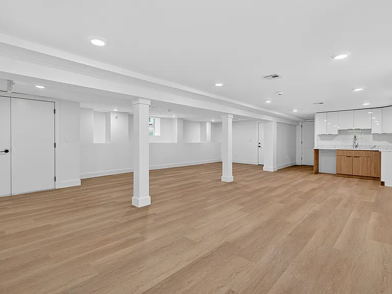 46 Hudson Ave #A — Photo 18