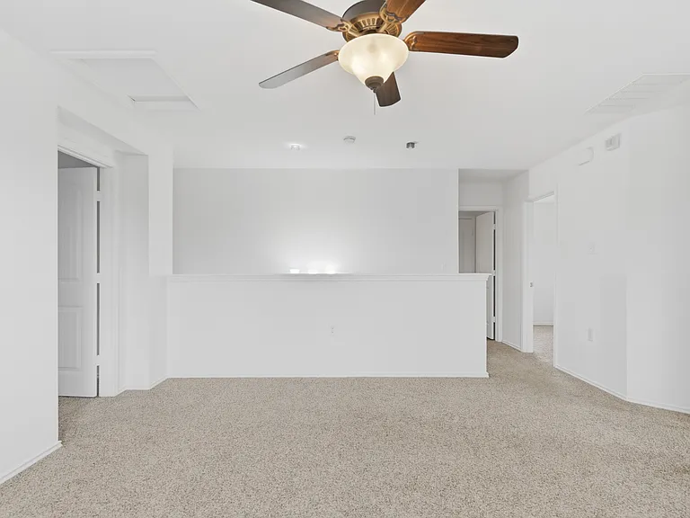 11200 Drumellan St — Photo 38