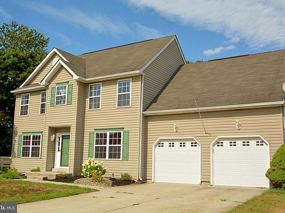 3rd image of 111 Green Meadow Cir