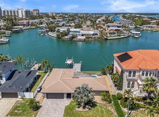 340 Palm Is NE, Clearwater, FL 33767