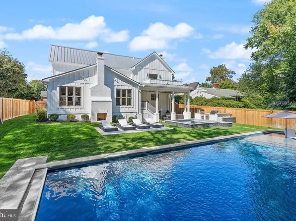 6032 28th St N, Arlington, VA 22207