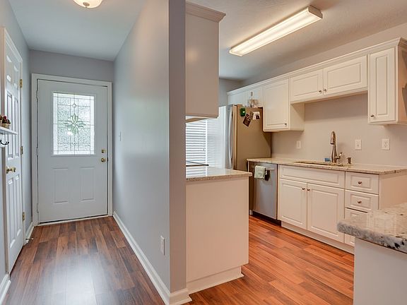 4th image of 123 Amity Ln
