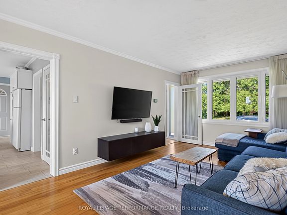 4th image of 1808 Russell Rd