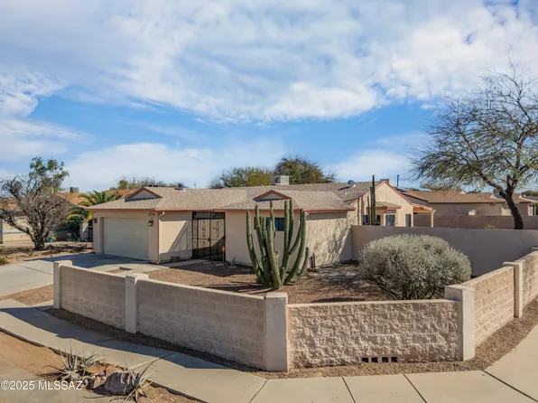 1747 W Greenleaf Dr, Tucson, AZ 85746