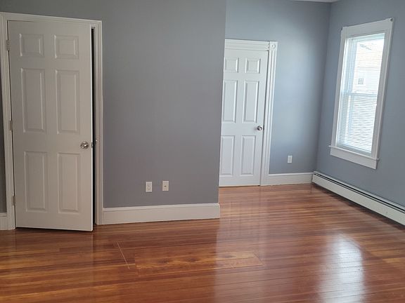 4th image of 38 Melville St #2