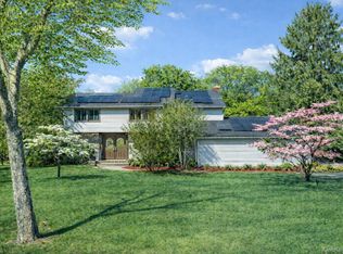 1 Allenby Dr, Northport, NY 11768