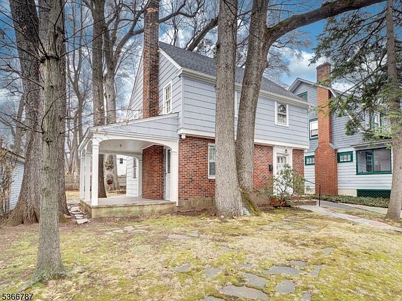 2nd image of 21 Edgewood Rd