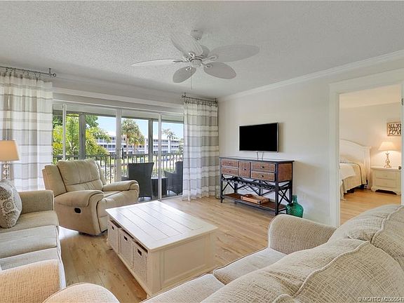 3rd image of 1852 SW Palm City Rd APT 201
