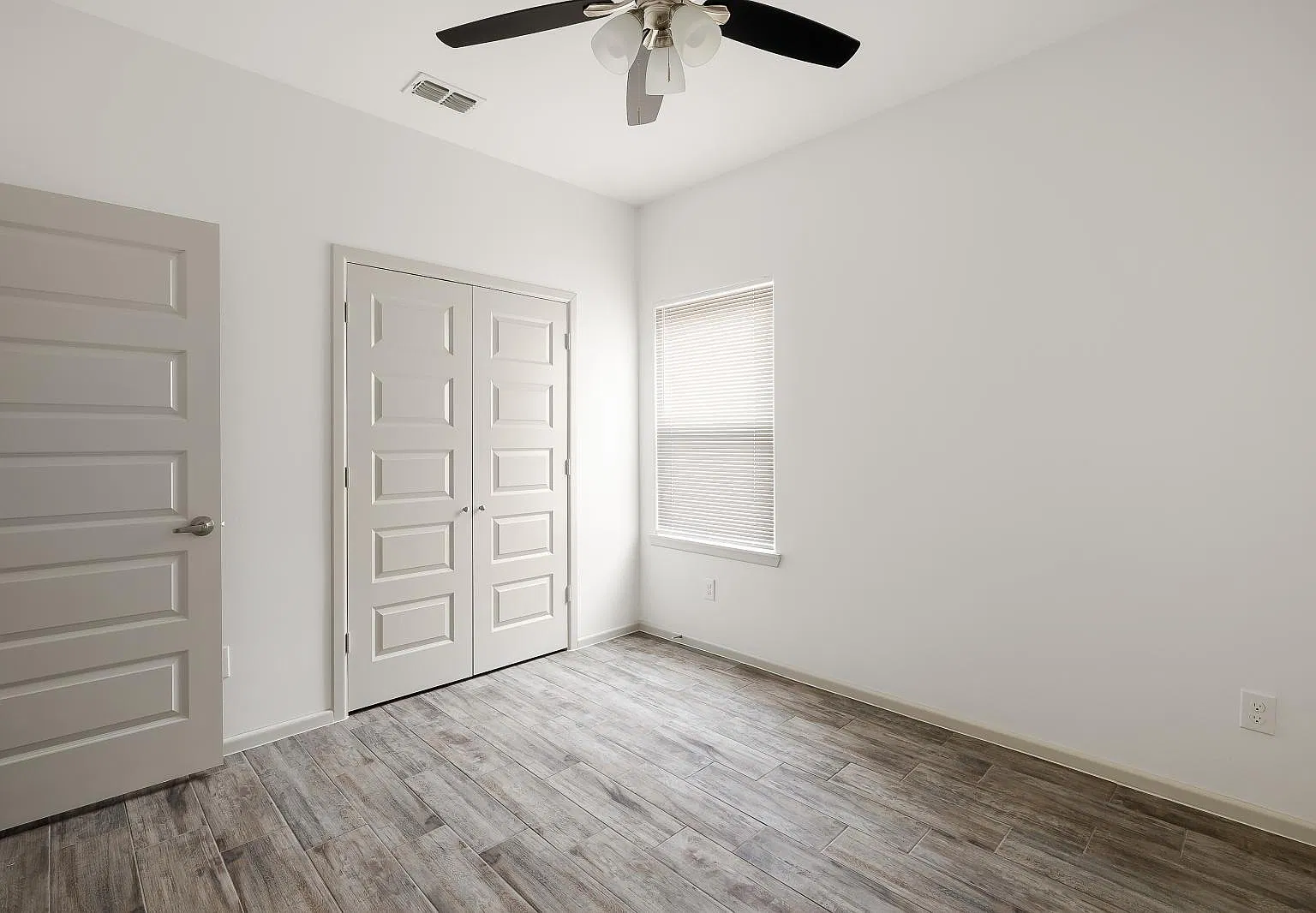 2 bed, 2.0 bath, 908 sqft, $1,125 — Photo 4