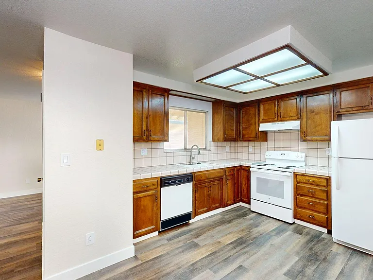173 Wayside Dr — Photo 7