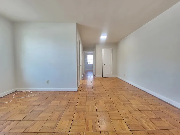 739 N Oakland St — Photo 10