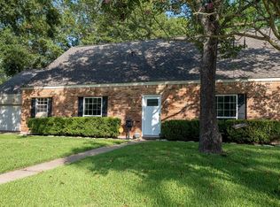 1607 Festival Dr, Houston, TX 77062
