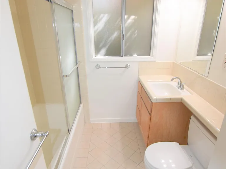 107 Dunsmuir Way — Photo 6