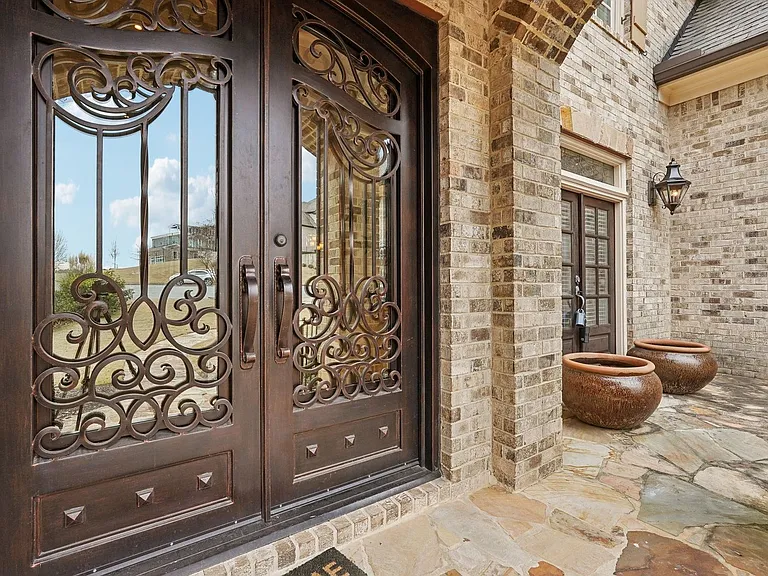 343 Summer Garden Dr — Photo 6