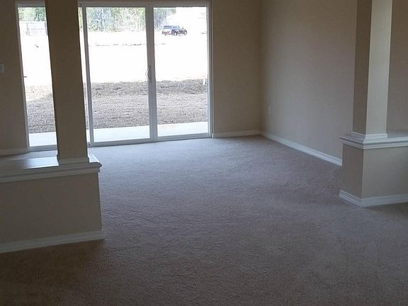 3rd image of 902 Peoria Ct