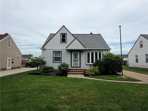 4717 Summer Ln, Brooklyn, OH 44144