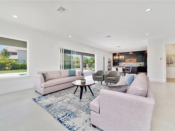 4th image of 15616 Avenue Of The Arbors
