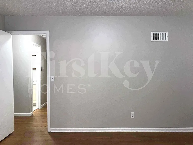 8802 W 95th Ter — Photo 9