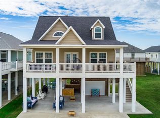 977 Crane Ln, Crystal Beach, TX 77650