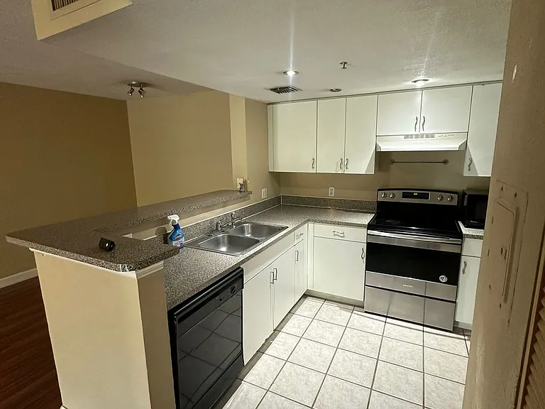 5035 Wiles Rd #8-203 — Photo 7