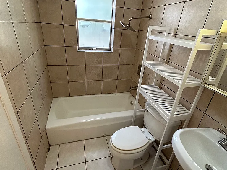 2300 Meadow Crst — Photo 5
