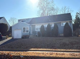 360 Leonard Dr, New Milford, NJ
