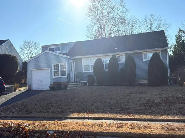 360 Leonard Dr, New Milford, NJ 07646