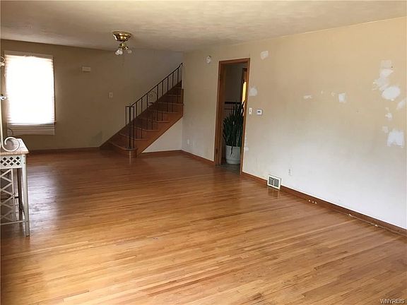 4th image of 192 Highland Ave