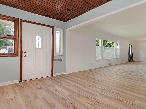 4th image of 3134 Liberty Dr