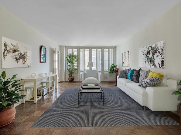 70-25 Yellowstone Boulevard image 1 of 42