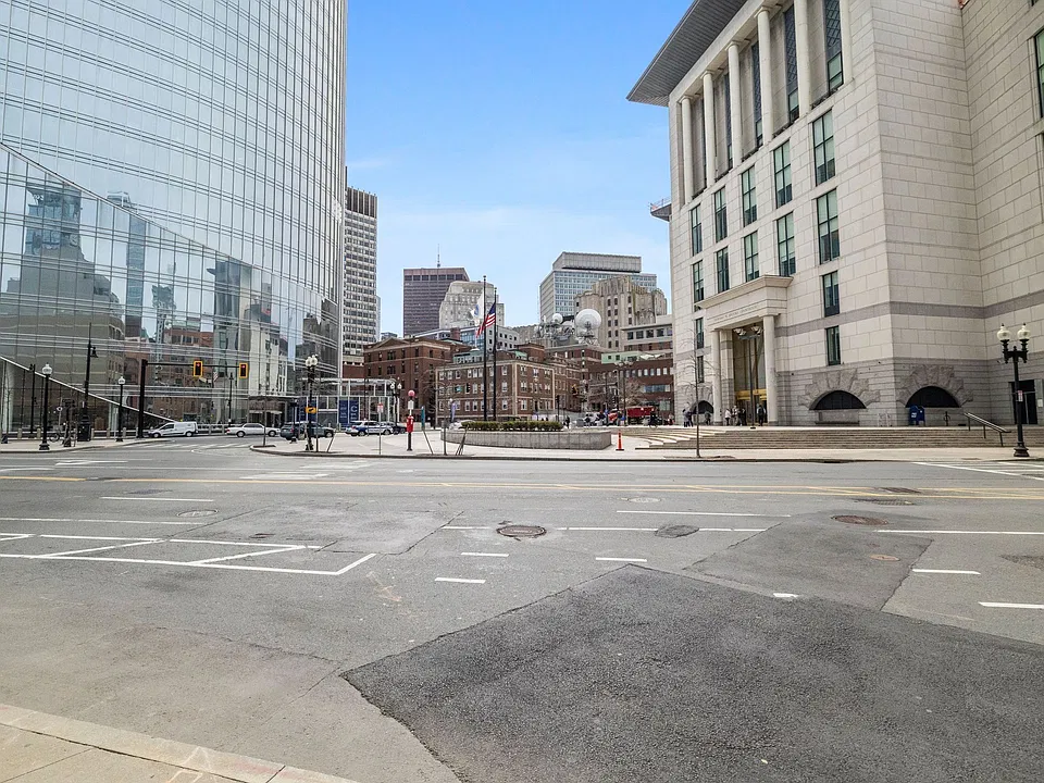 121-127 Portland St #304