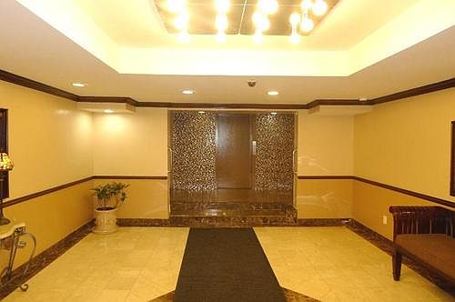 3rd image of 2035 Central Park Ave APT 3A