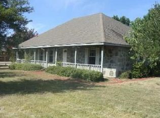 2037 Countryside Dr, Denton, TX 76208