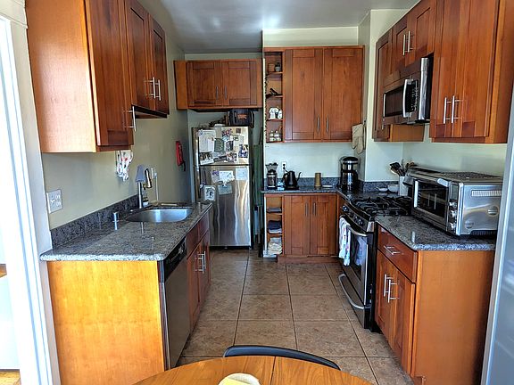 4th image of 550 Lake St APT 304
