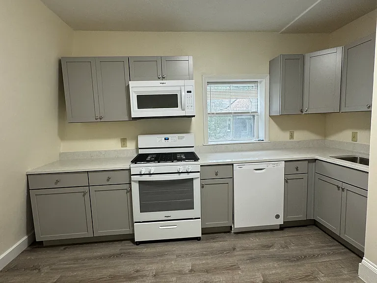 55 Water St — Photo 2
