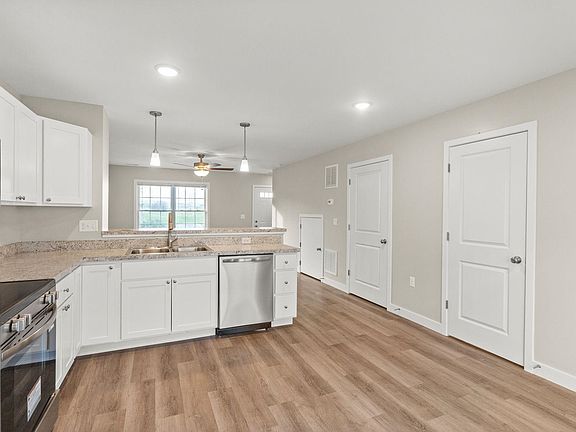 5th image of 1325 Owen Ln