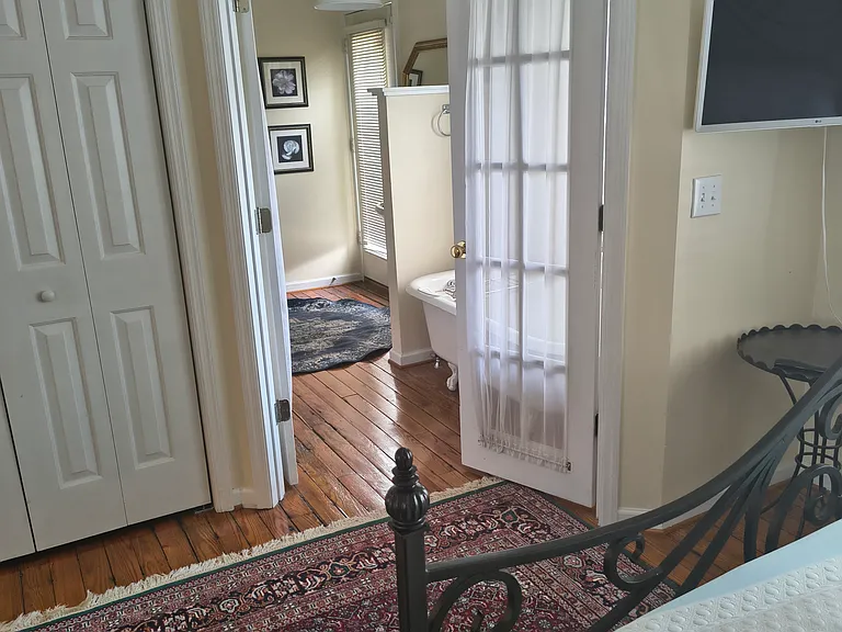 109 Jefferson Dr #UPSTAIRS — Photo 15