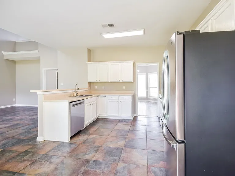 5606 Southbend Ln — Photo 9