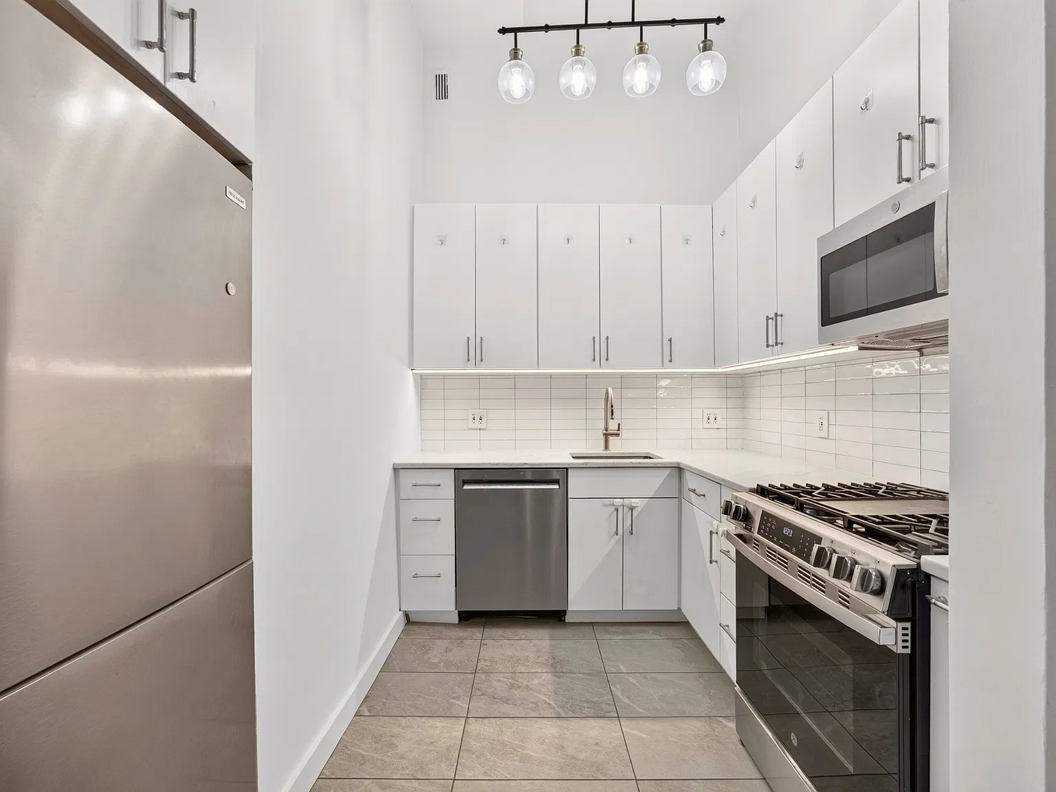 303 Mercer Street — Photo 4