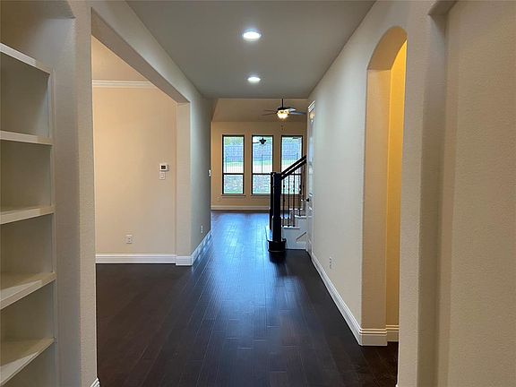 3rd image of 4425 Vineyard Creek Dr