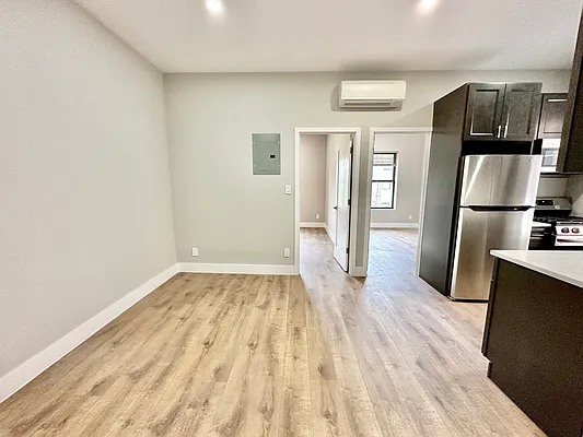 Rented by Amorelli Realty | media 3