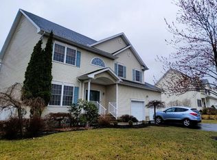 2811 Cherry Tree Way, New Windsor, NY 12553
