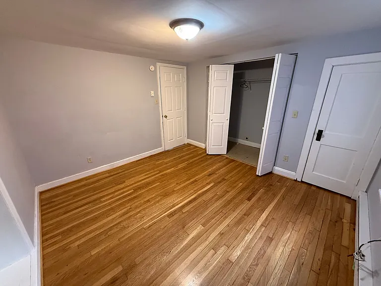 208 N Potomac St — Photo 15
