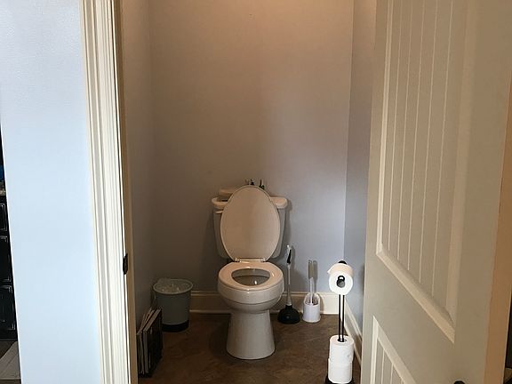 5th image of 139 Heritage Oaks Dr