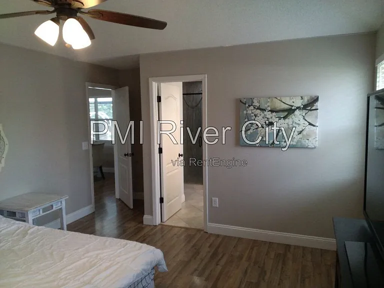 2320 Locustwood Ct — Photo 37