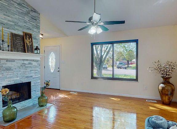 3rd image of 7300 Vixen Ln