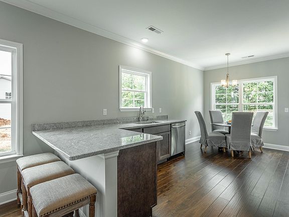 5th image of 610 Bellingham Dr NE #17D